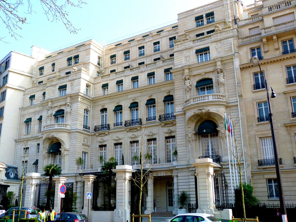 facade-Shangri-La-Hotel-Paris